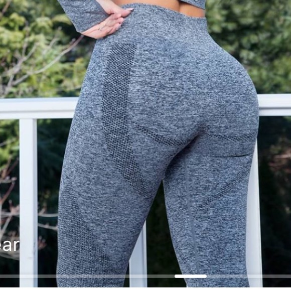 🖤Salma’s Activewear (Leggings) size S - Picture 4 of 4